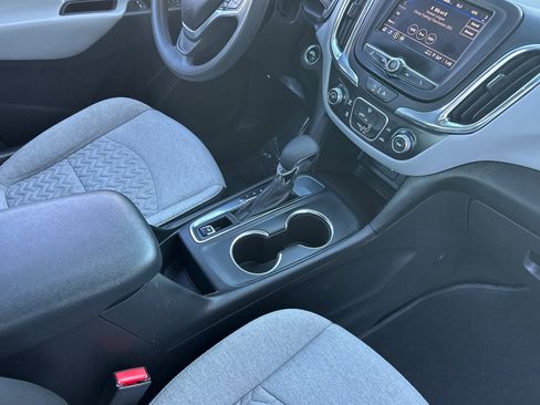 Used 2022 Chevrolet Equinox LS image 19