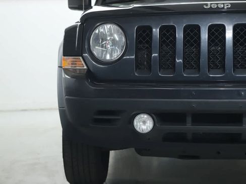 Used 2014 Jeep Patriot High Altitude FWD image 6