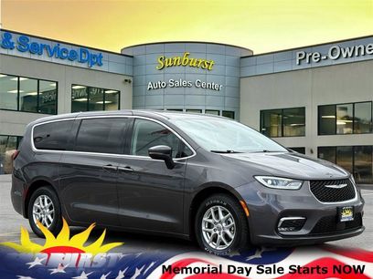Used 2023 Chrysler Pacifica Touring-L