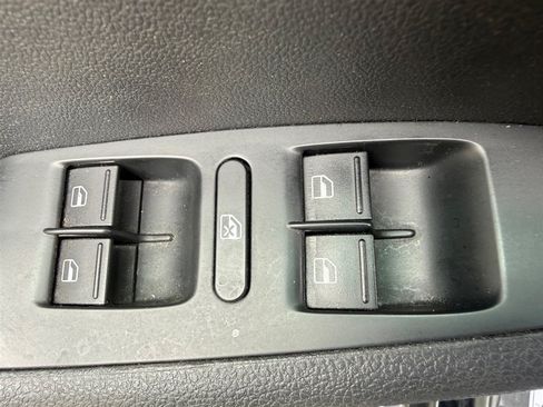 Used 2018 Volkswagen Jetta SE FWD image 26