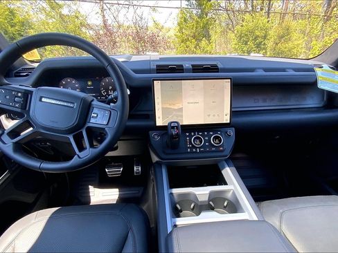 New 2026 Land Rover Defender 130 V8 AWD/4WD image 5