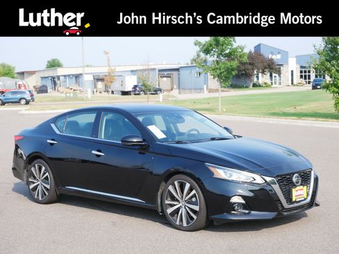 Used 2020 Nissan Altima 2.0 Platinum FWD image 1