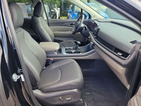 New 2026 Kia Carnival EX FWD image 7