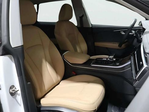 Used 2025 Audi Q8 Premium w/ Black Optic Package AWD/4WD image 12