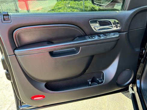 Used 2013 Cadillac Escalade Platinum image 12