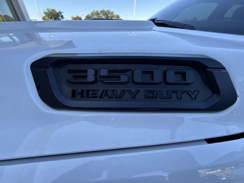 Used 2019 RAM 3500 Laramie image 32