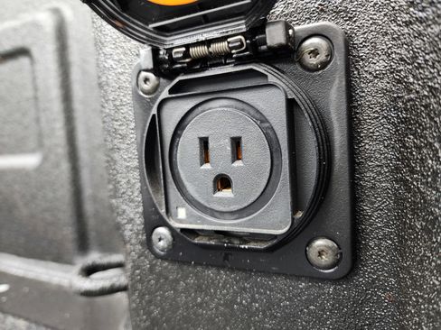 Used 2022 GMC Sierra 1500 AT4X image 36