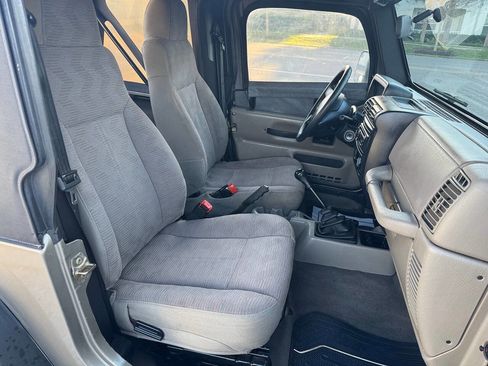 Used 2004 Jeep Wrangler SE image 16