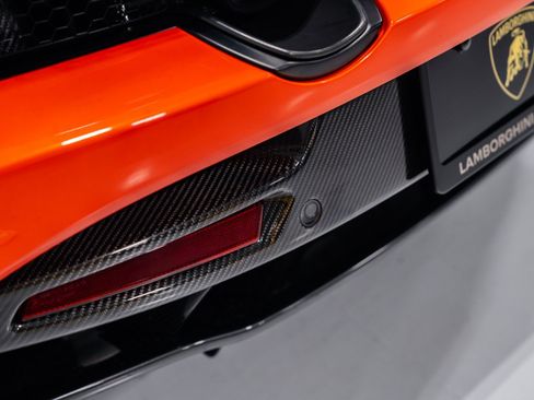 Used 2019 McLaren 720S Performance RWD image 34