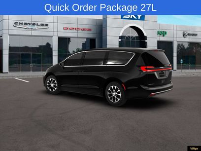 New 2026 Chrysler Pacifica Select