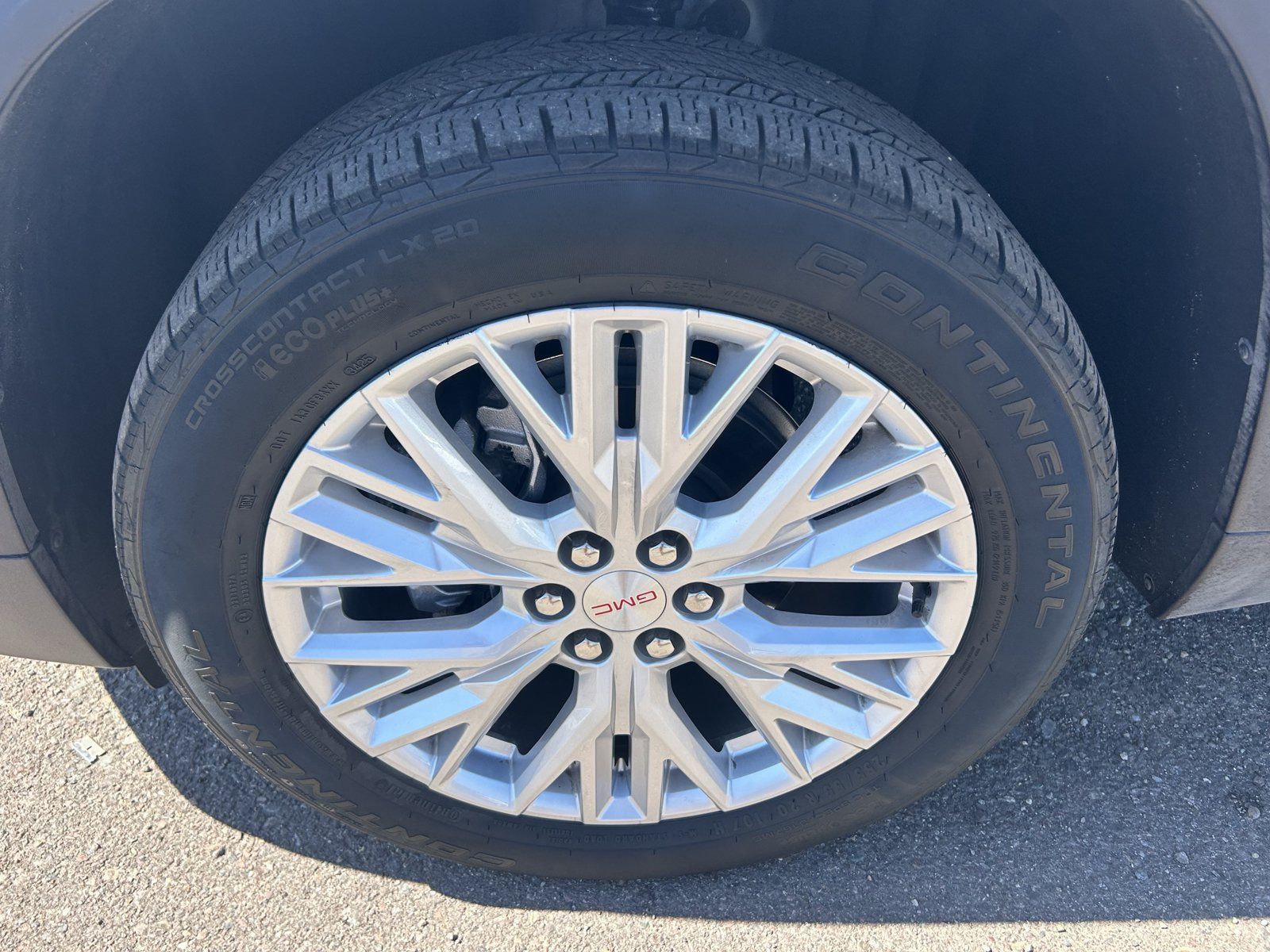 Used 2026 GMC Acadia Elevation w/ Elevation Premium Package FWD image 11
