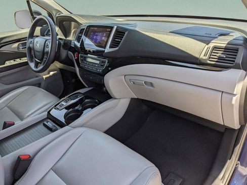 Used 2018 Honda Pilot Touring image 12