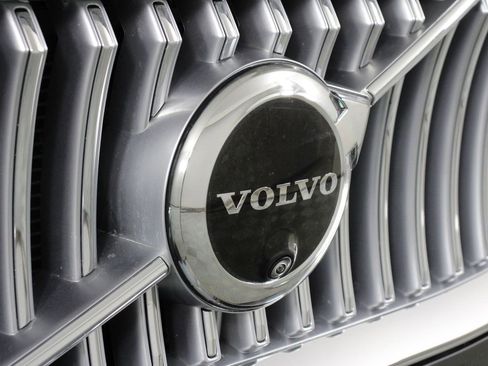 Certified 2024 Volvo XC90 T8 Plus w/ Protection Package Premier image 27