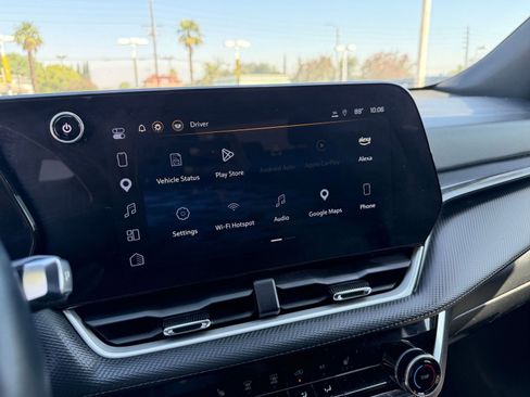 Used 2025 Chevrolet Equinox LT FWD image 21