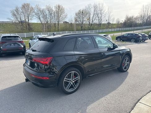 Used 2024 Audi Q5 e Premium Plus w/ Premium Plus Package image 4