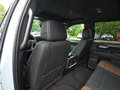 New 2026 Chevrolet Silverado 1500 High Country w/ Technology Package AWD/4WD image 29