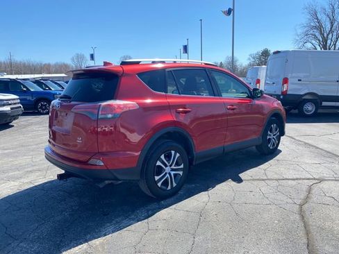 Used 2017 Toyota RAV4 LE w/ Carpet Mat Package AWD/4WD image 7