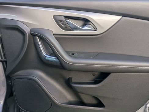 Used 2025 Chevrolet Blazer LT image 31