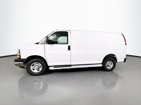 Used 2025 Chevrolet Express 2500 w/ Driver Convenience Package RWD image 8