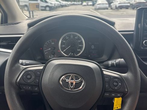 Used 2022 Toyota Corolla LE FWD image 30