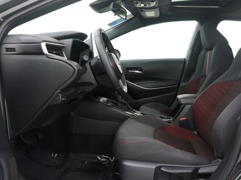 Used 2025 Toyota Corolla SE image 18