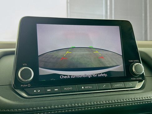 Used 2023 Nissan Rogue SV image 22