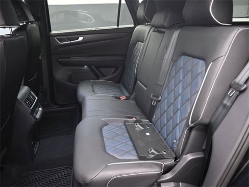 New 2026 Volkswagen Atlas Cross Sport SEL Premium R-Line image 10