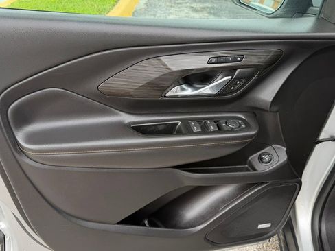 Used 2018 GMC Terrain SLT w/ Infotainment Package II FWD image 14