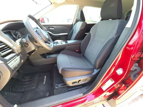 Used 2023 Nissan Rogue SV FWD image 13