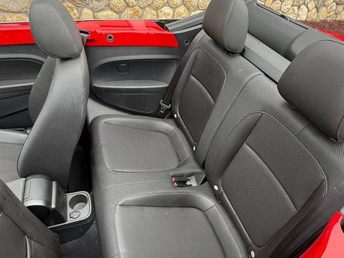 Used 2014 Volkswagen Beetle 1.8T FWD image 34