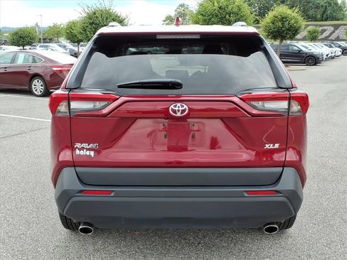 Used 2025 Toyota RAV4 XLE FWD image 6