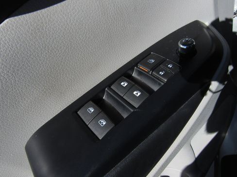 Used 2018 Toyota Highlander AWD V6 image 24