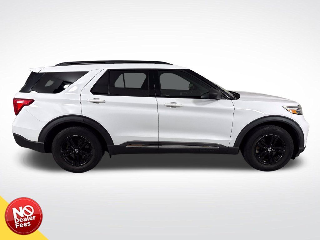 Used 2020 Ford Explorer XLT w/ Equipment Group 202A RWD image 2