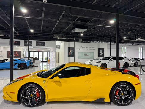 Used 2015 Ferrari 458 Speciale A image 20