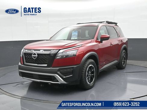 Used 2025 Nissan Pathfinder Rock Creek AWD/4WD image 6