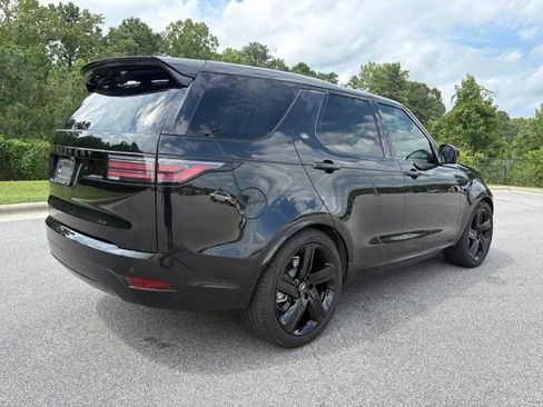 Used 2025 Land Rover Discovery Dynamic SE AWD/4WD image 2