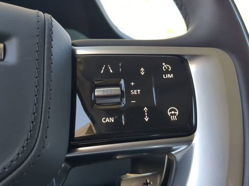 New 2025 Land Rover Range Rover Long Wheelbase Autobiography image 26