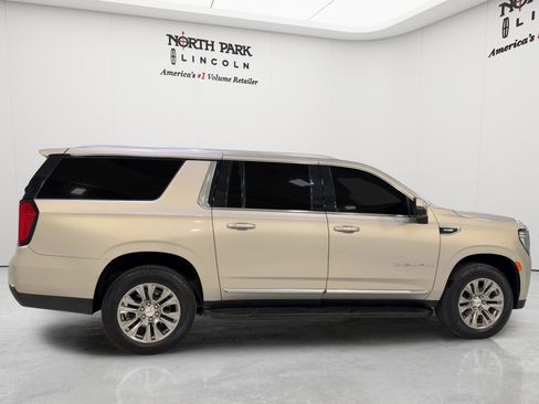 Used 2023 GMC Yukon XL Denali AWD/4WD image 2