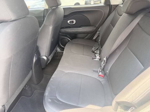 Used 2015 Kia Soul FWD image 21