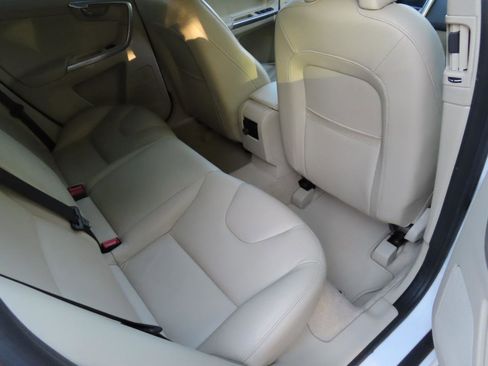 Used 2016 Volvo XC60 T5 Premier w/ Proximity Package AWD/4WD image 19