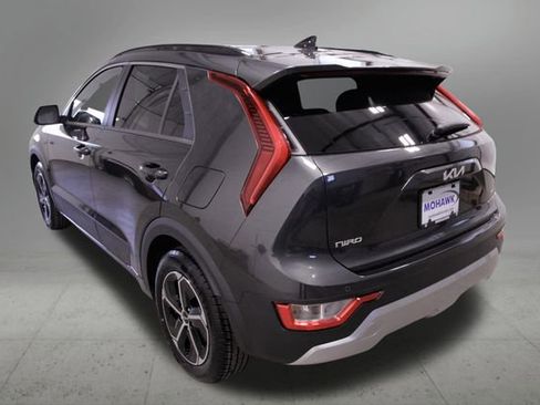 Used 2023 Kia Niro EX FWD image 3