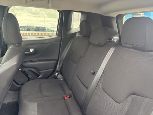 Used 2018 Jeep Renegade Altitude AWD/4WD image 35