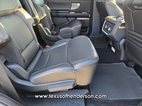 Used 2025 Ford Expedition Platinum AWD/4WD image 17