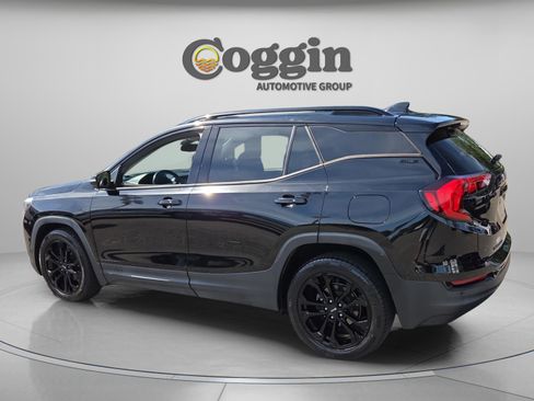 Used 2021 GMC Terrain SLE w/ Driver Convenience Package FWD image 3