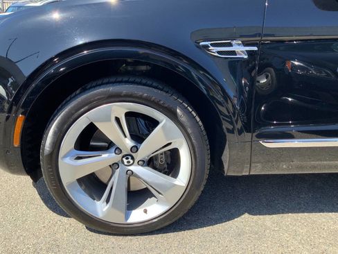 Used 2019 Bentley Bentayga AWD/4WD image 37