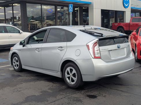 Used 2015 Toyota Prius Two image 7