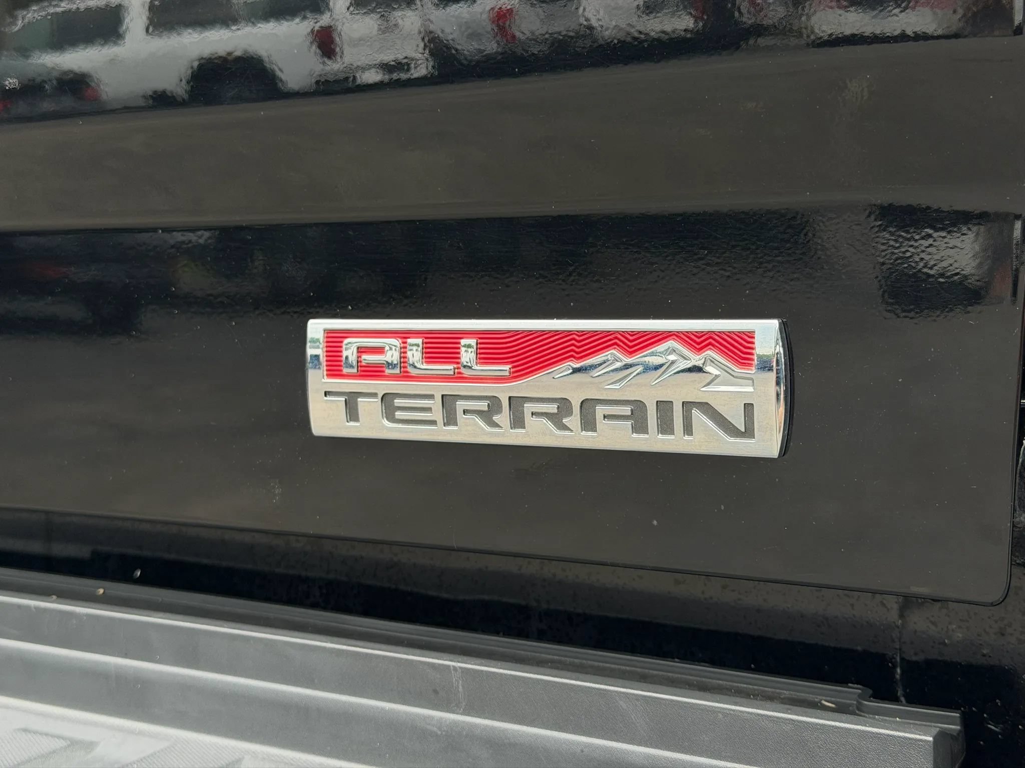 Used 2018 GMC Sierra 2500 SLT w/ Duramax Plus Package AWD/4WD image 14