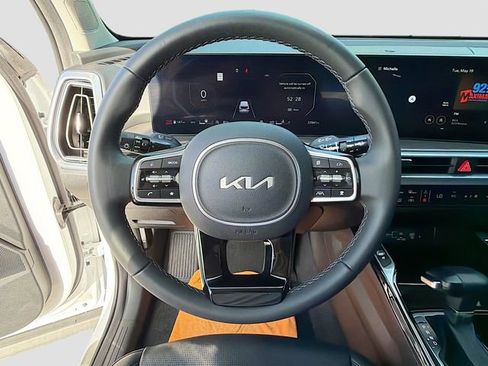 Used 2024 Kia Sorento SX AWD/4WD image 41
