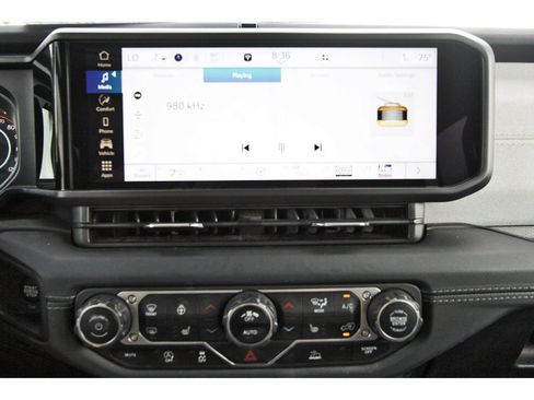 Used 2024 Jeep Wrangler Unlimited Sahara AWD/4WD image 22
