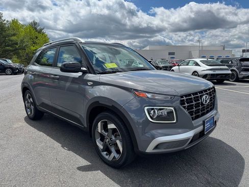 Used 2022 Hyundai Venue Limited FWD image 27